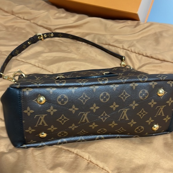 Louis Vuitton Monogram Pallas MM Handbag - Picture 7 of 16